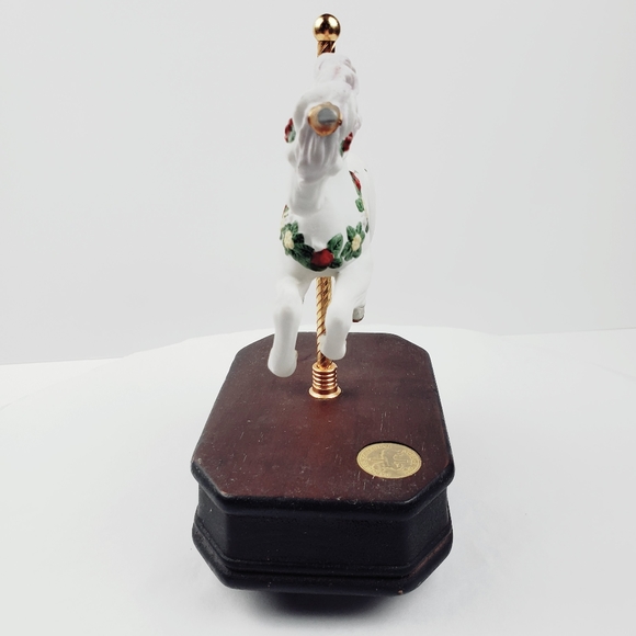 Porcelain Horse music box Carousel Collection merry go round on stand - Picture 4 of 6